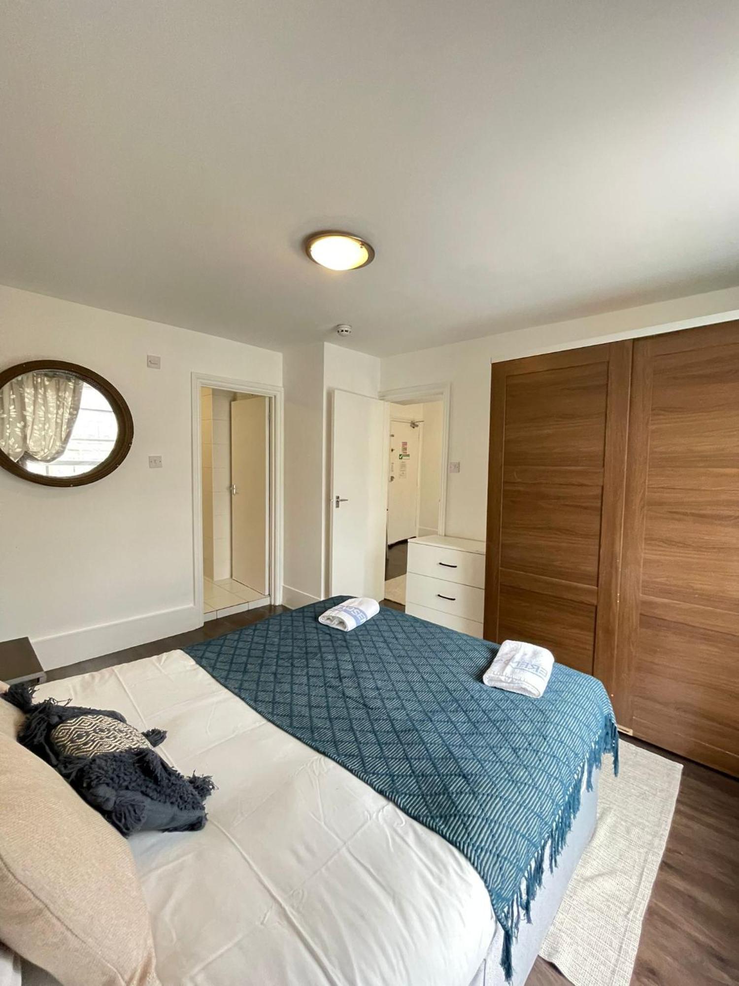 Cromwell Apartments Лондон Екстериор снимка