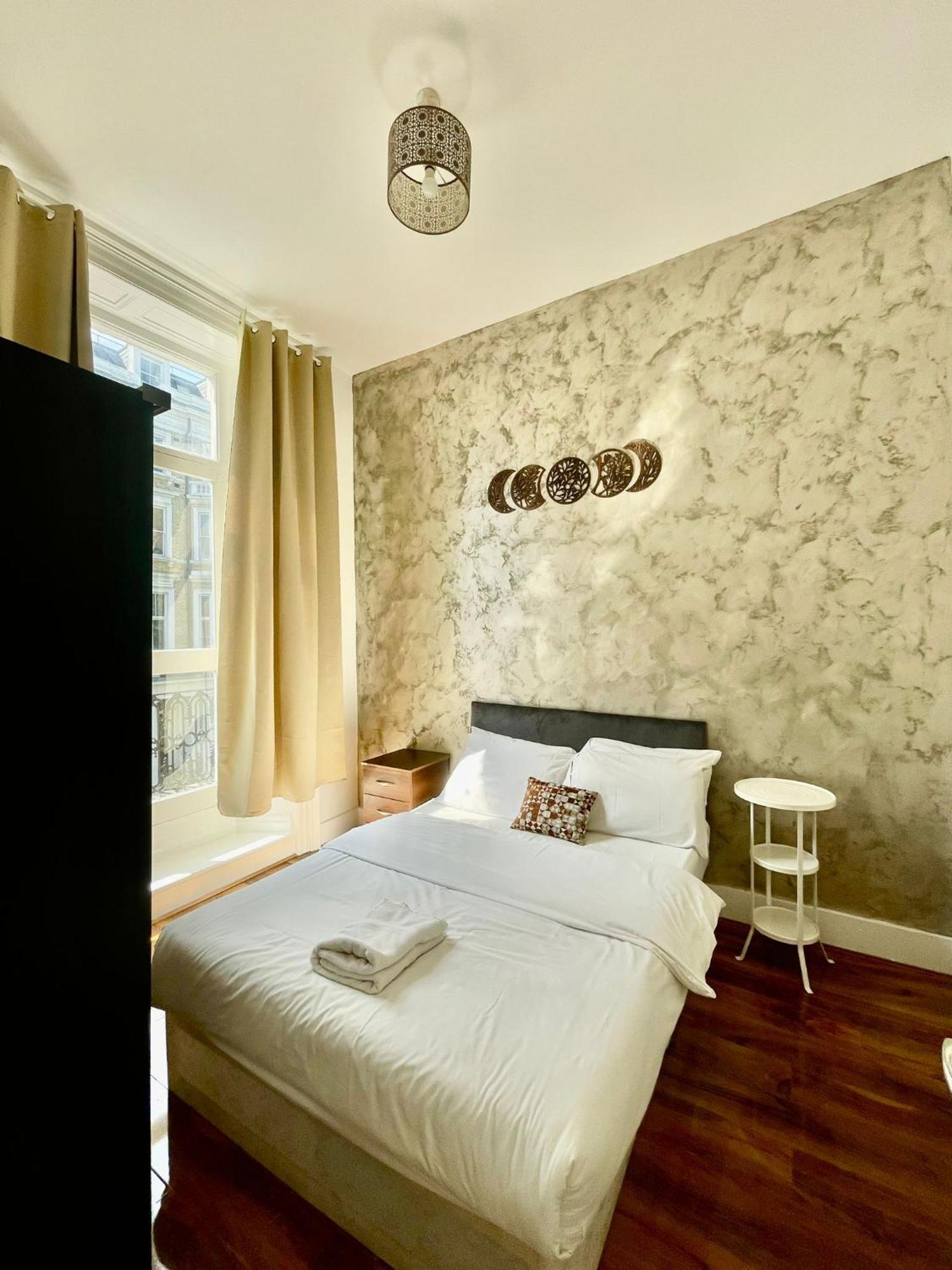 Cromwell Apartments Лондон Екстериор снимка