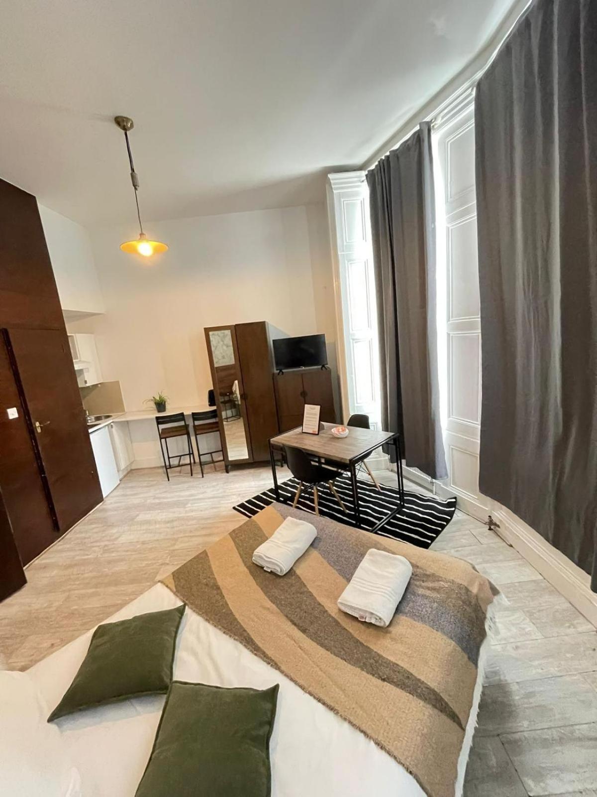 Cromwell Apartments Лондон Екстериор снимка