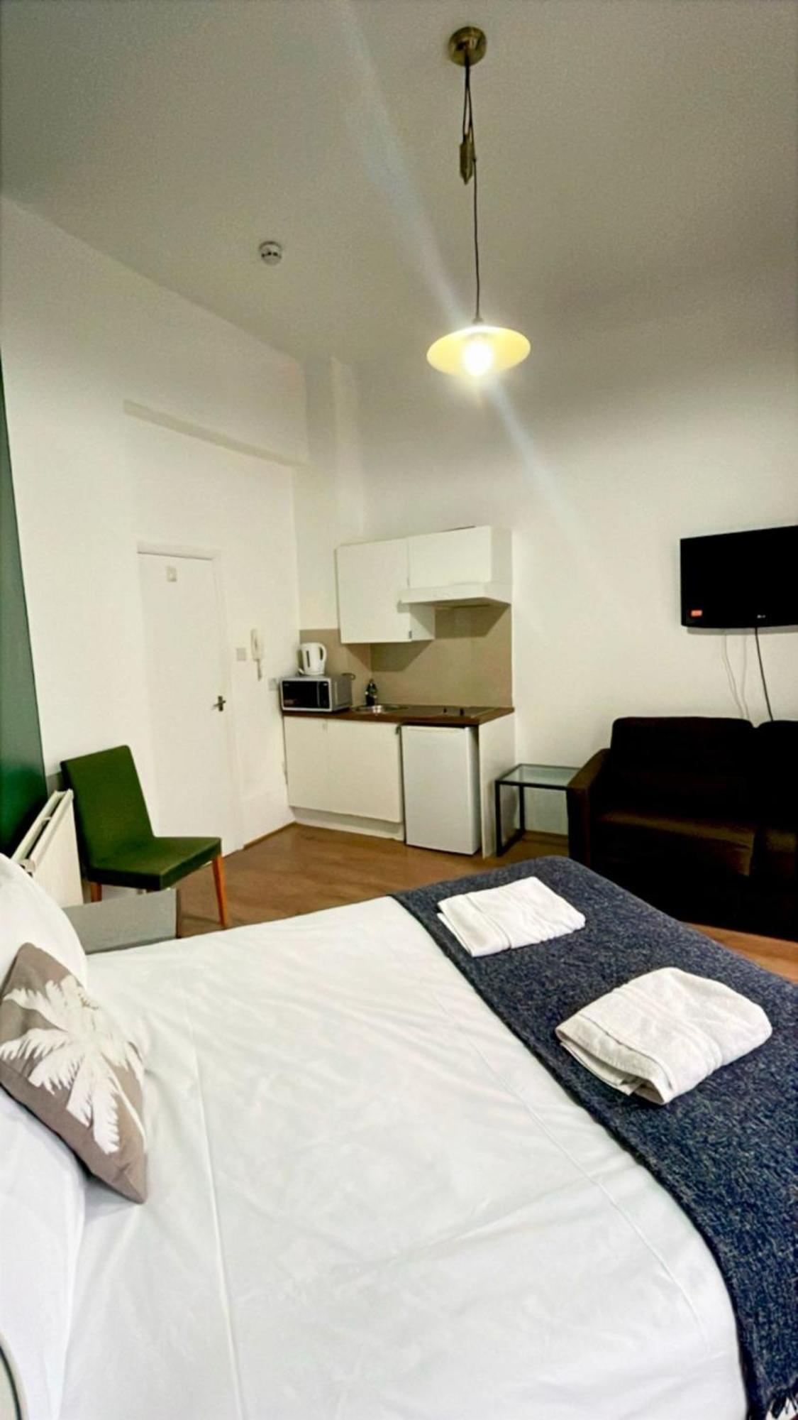 Cromwell Apartments Лондон Екстериор снимка