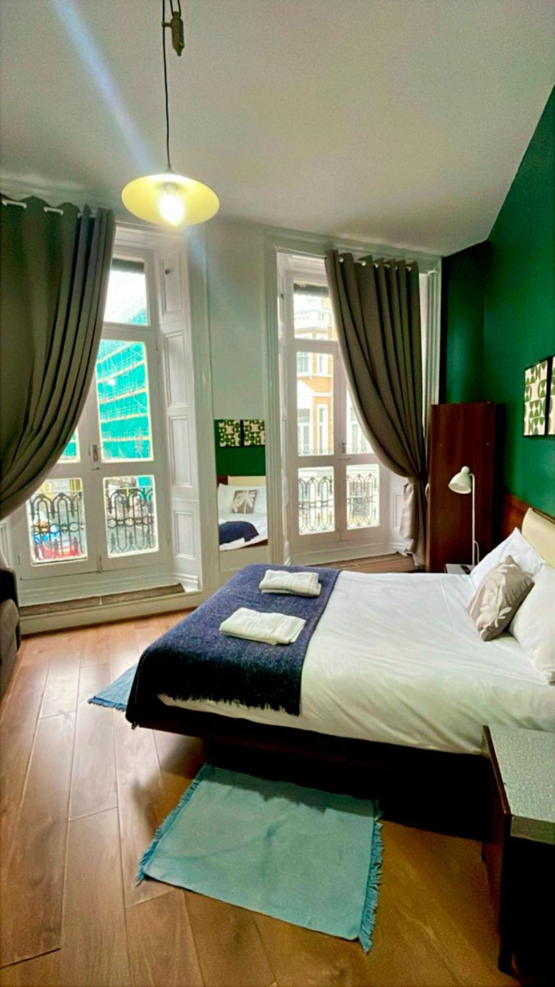 Cromwell Apartments Лондон Екстериор снимка