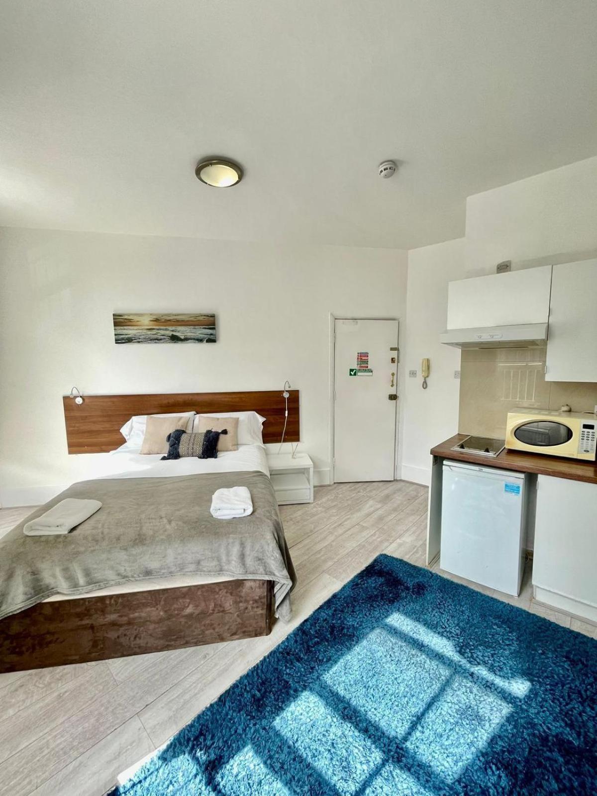 Cromwell Apartments Лондон Екстериор снимка