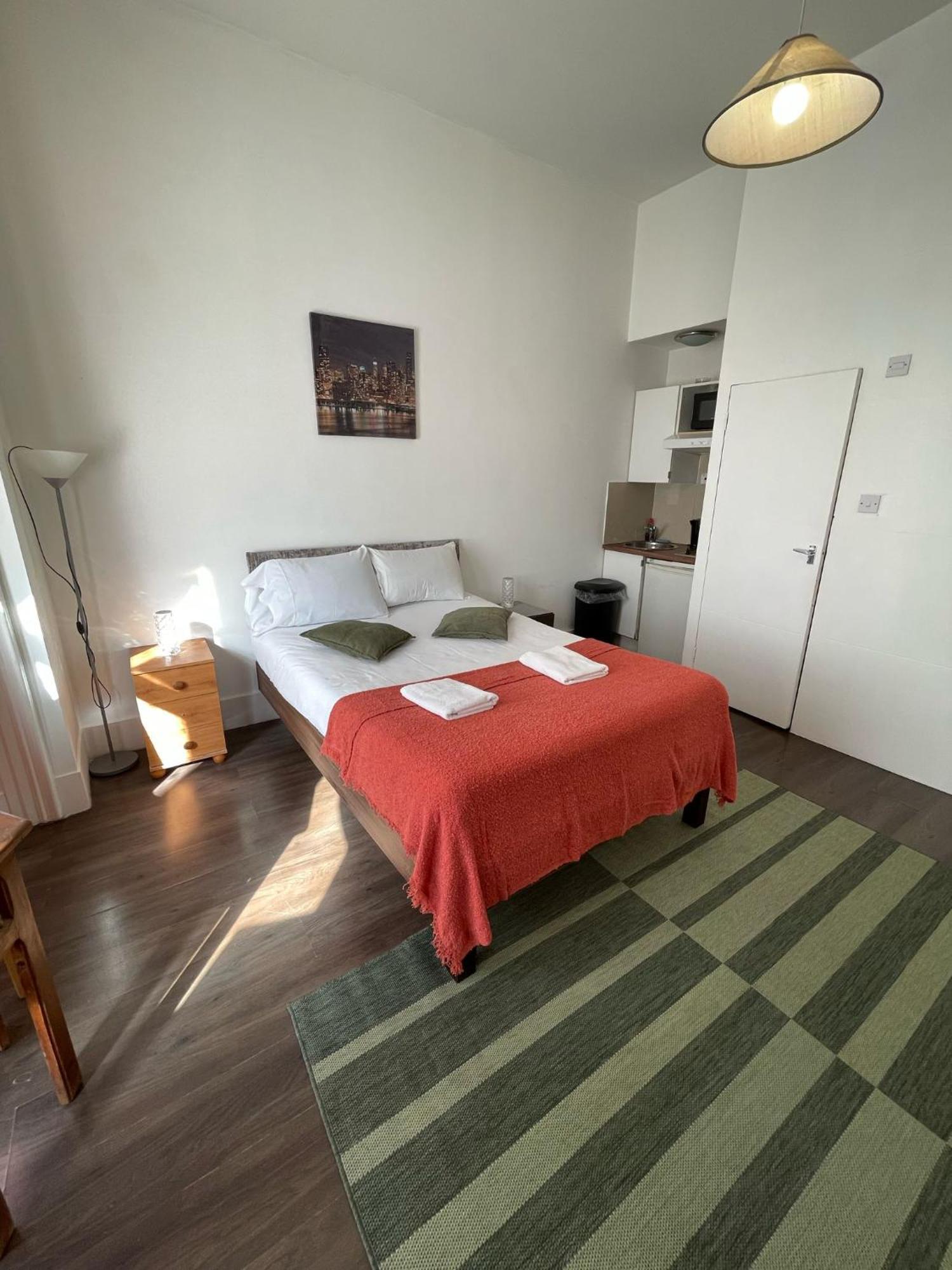 Cromwell Apartments Лондон Екстериор снимка