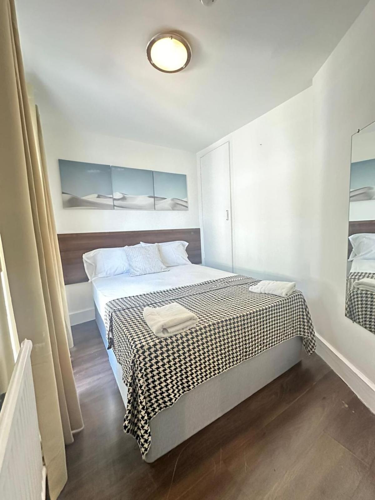 Cromwell Apartments Лондон Екстериор снимка
